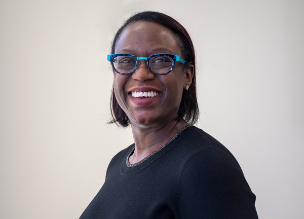 Yetunde Dania Headshot