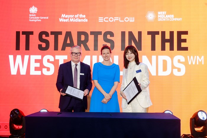 (from left to right) West Midlands Mayor Richard Parker, Consul-General Sarah Mann, EcoFlow global marketing officer Jenny Zhang